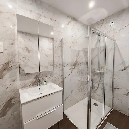 Le 15 - Beau T3 Lumineux Et Confortable- Stationnement Gratuit - Mulhouse Apartamento