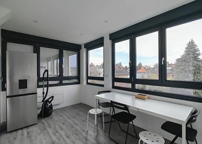 Le 15 - Beau T3 Lumineux Et Confortable- Stationnement Gratuit - Mulhouse Apartamento Riedisheim